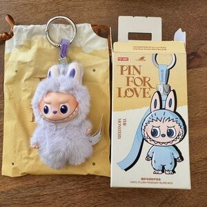 Pop mart - Pin for Love Labubu - E for Equality